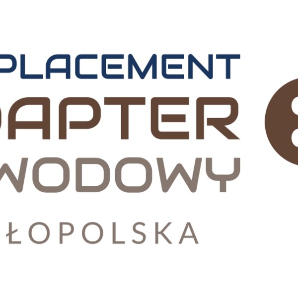 grafika przedstawia logo projektu na które składa się napis: OUTPLACEMENT ADAPTER ZAWODOWY MAŁOPOLSKA, oraz dwa klocki półokrągłe, które nie są ze sobą połączone ale tworzą całość